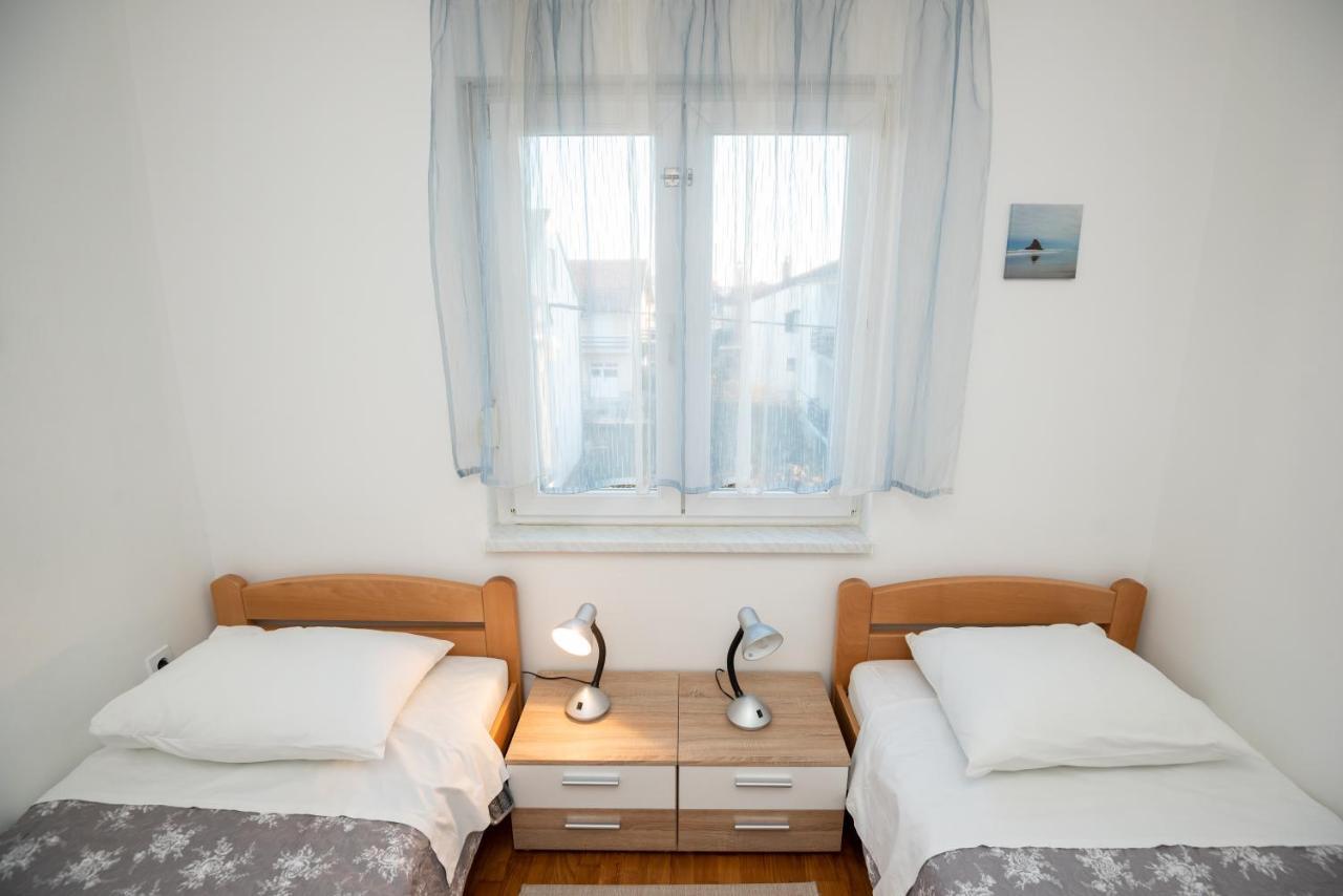 Apartman Valter Zara Esterno foto