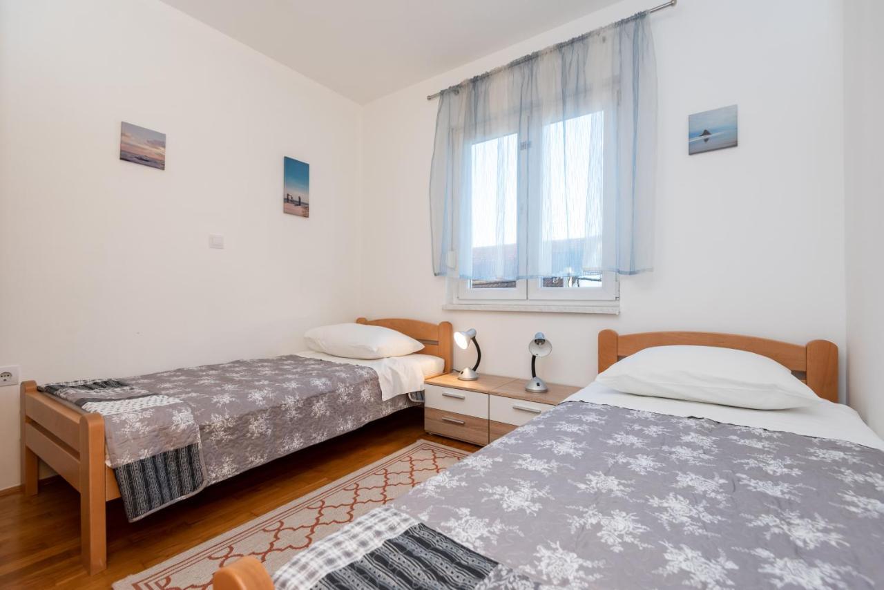 Apartman Valter Zara Esterno foto