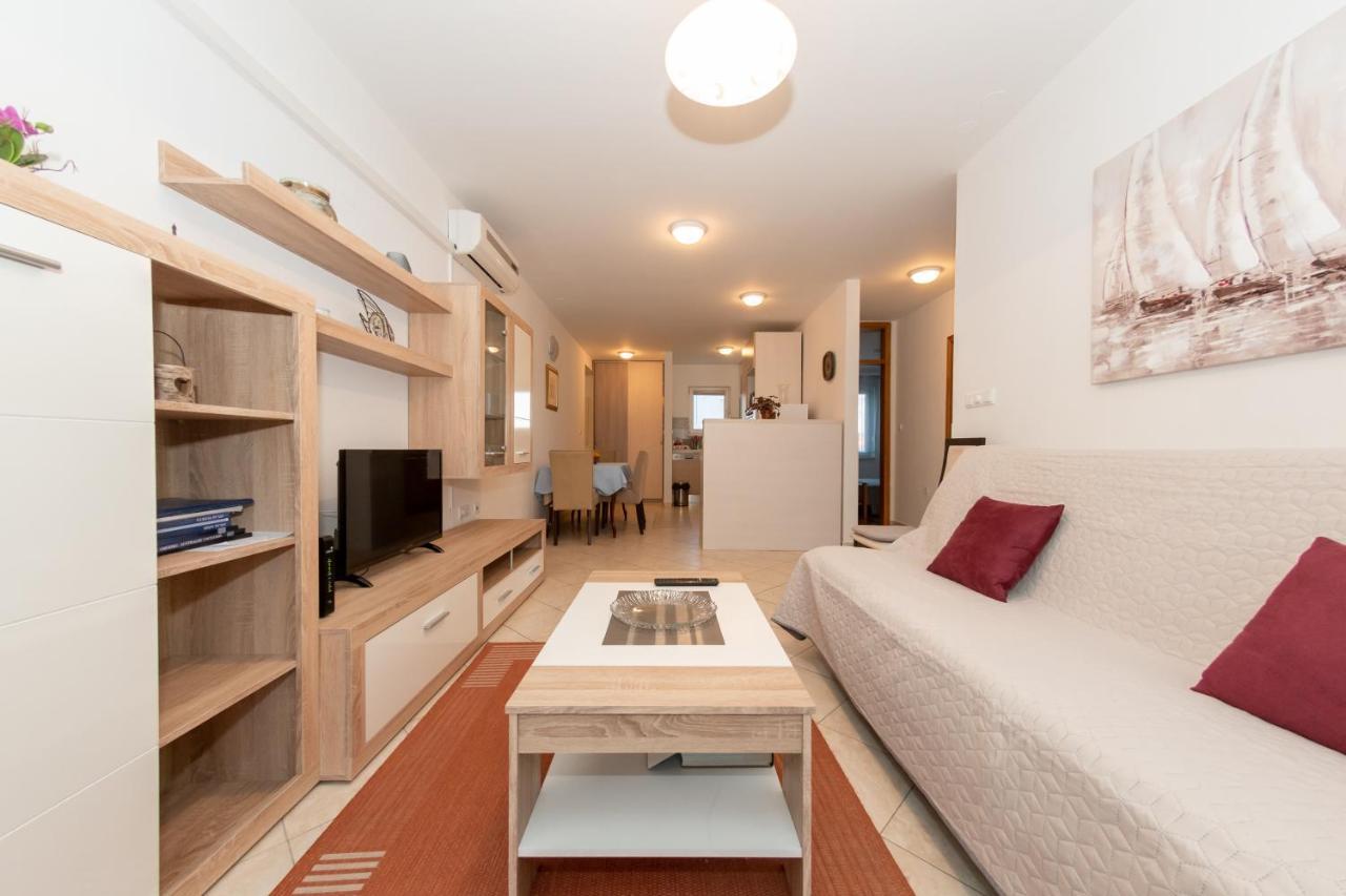 Apartman Valter Zara Esterno foto