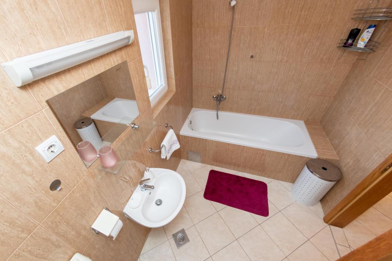 Apartman Valter Zara Esterno foto